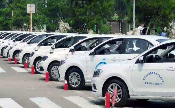 泰安学车介绍实习期开车的注意事项